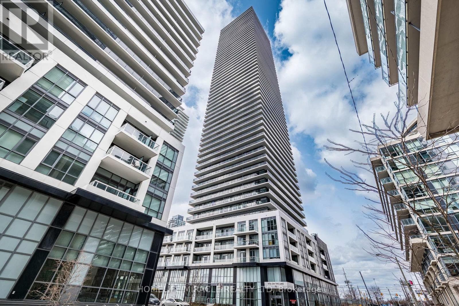 1001- 70 Annie Craig Drive