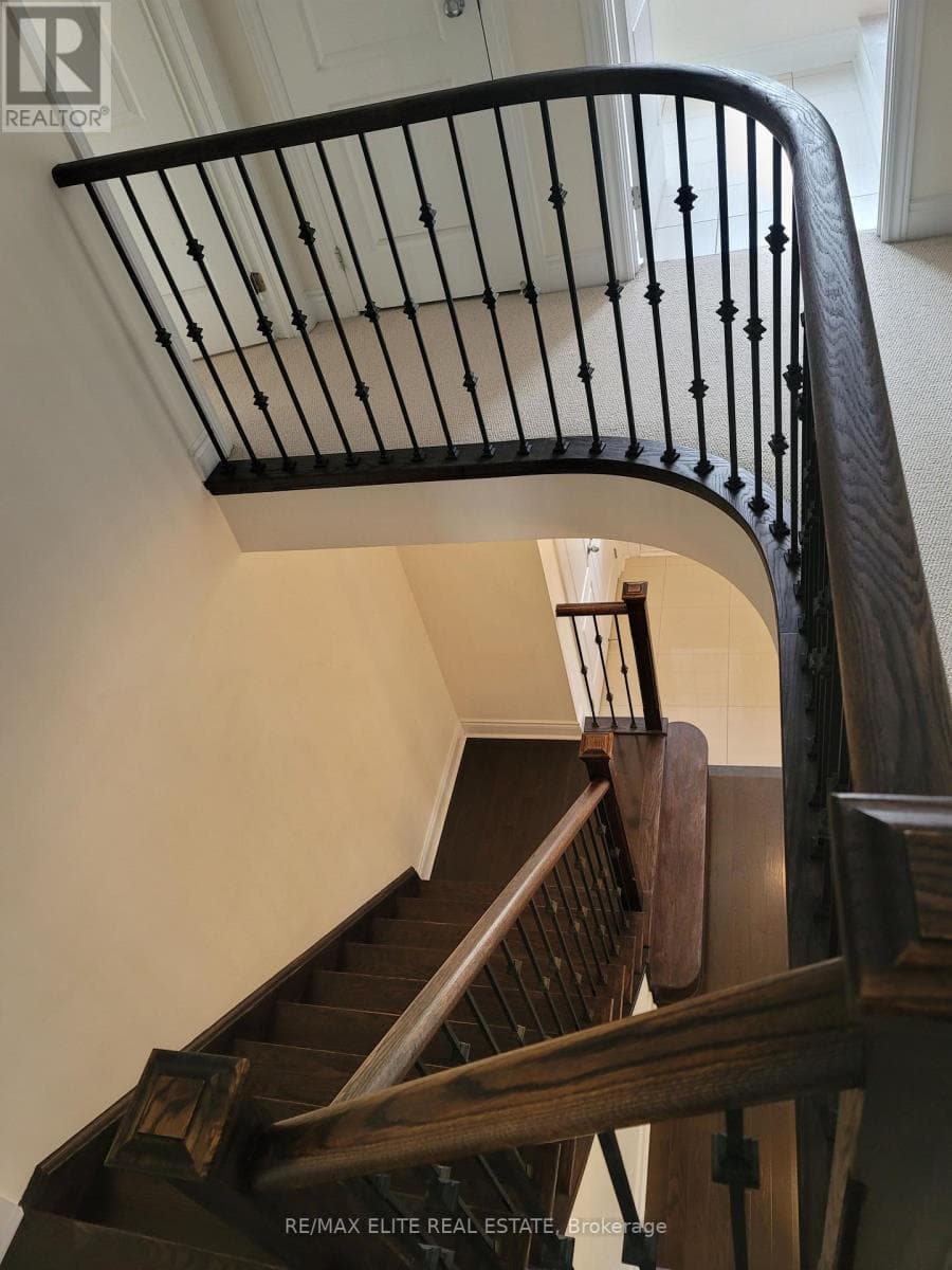 Single Family at 959 Ernest Cousins Circle, Newmarket (Stonehaven-Wyndham), Ontario - Photo 10 - RE/MAX Garden City Realty