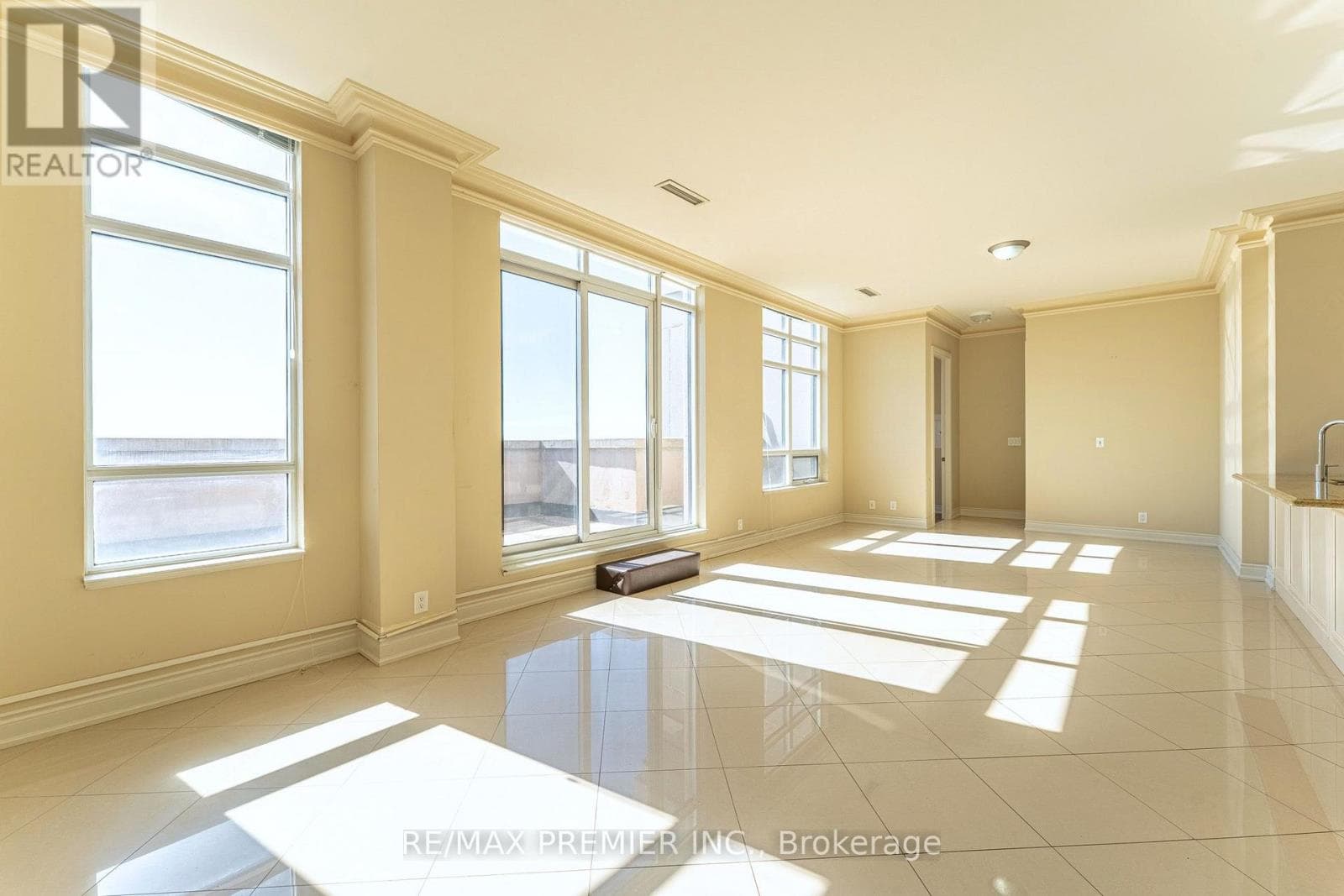 Single Family at PH04- 9235 Jane Street, Vaughan (Maple), Ontario - Photo 3 - RE/MAX Garden City Realty
