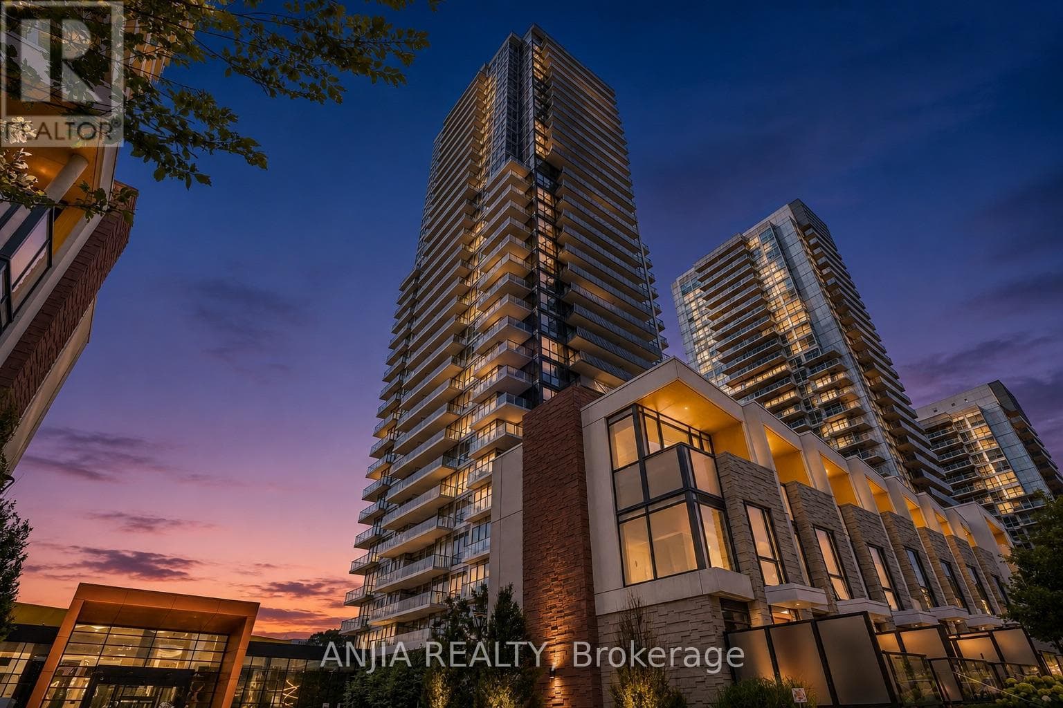 TH607- 85 McMahon Drive