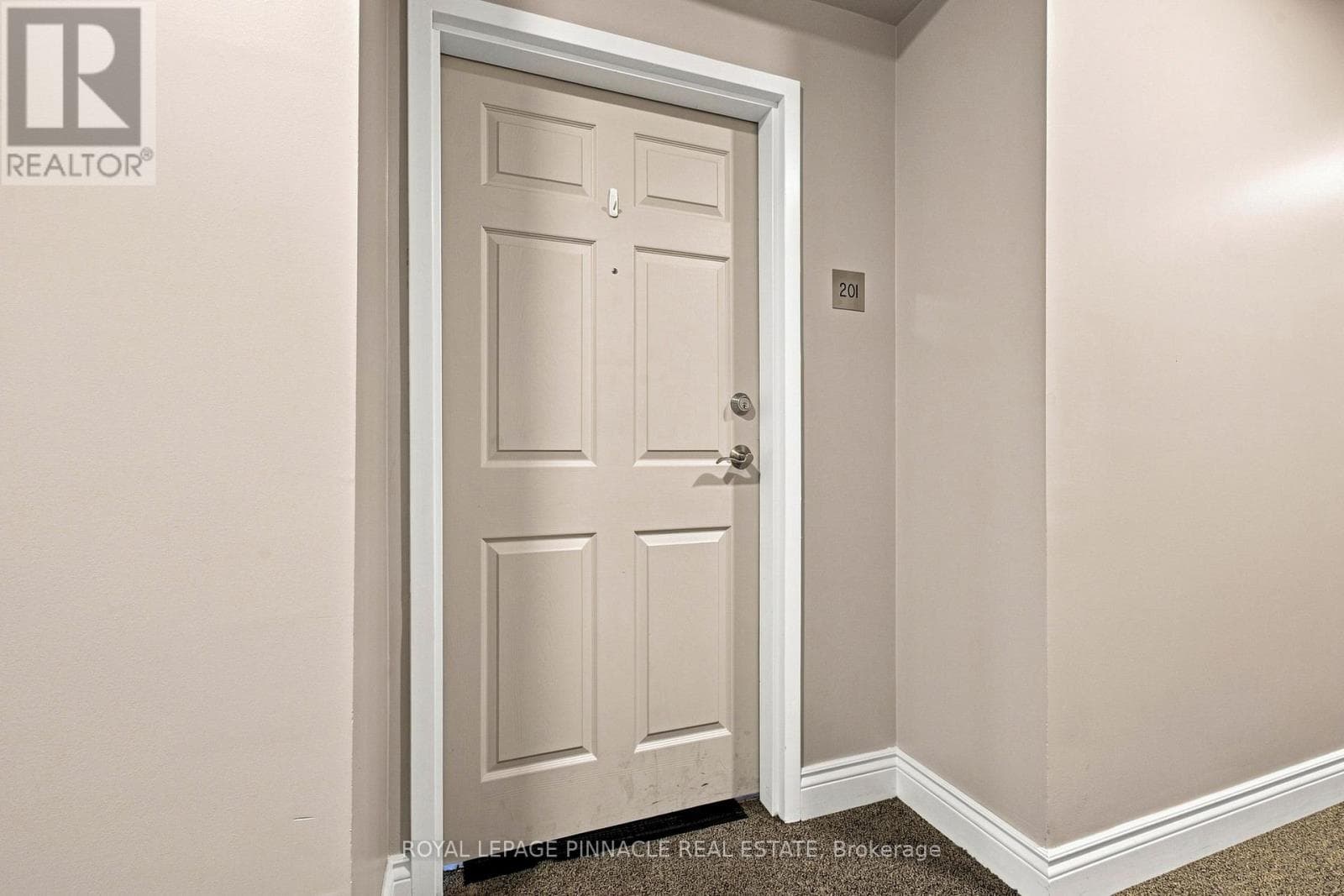 Single Family at 201- 2 Colonial Drive, Guelph (Pineridge/Westminster Woods), Ontario - Photo 3 - RE/MAX Garden City Realty