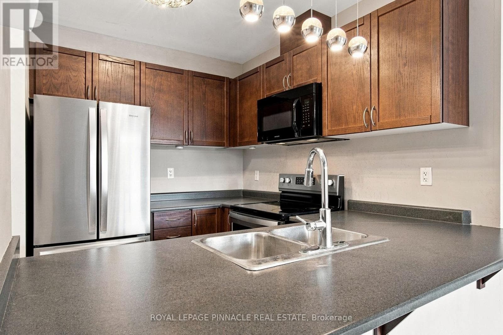 Single Family at 201- 2 Colonial Drive, Guelph (Pineridge/Westminster Woods), Ontario - Photo 6 - RE/MAX Garden City Realty