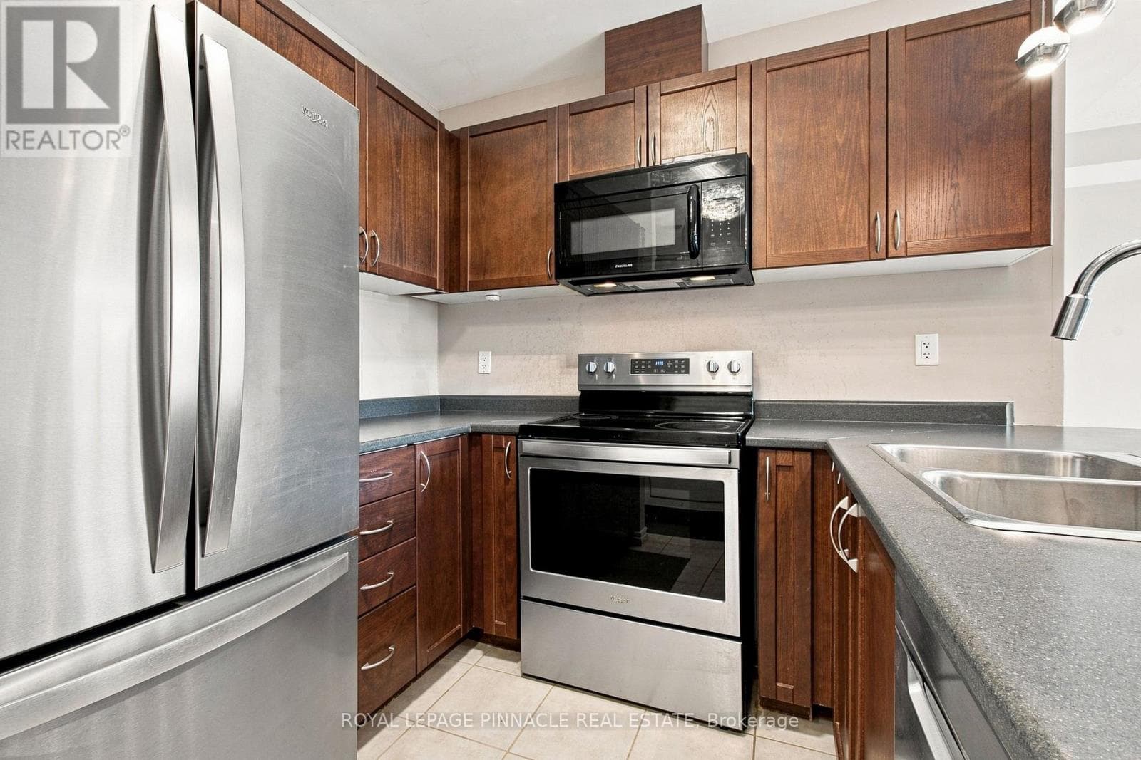 Single Family at 201- 2 Colonial Drive, Guelph (Pineridge/Westminster Woods), Ontario - Photo 8 - RE/MAX Garden City Realty