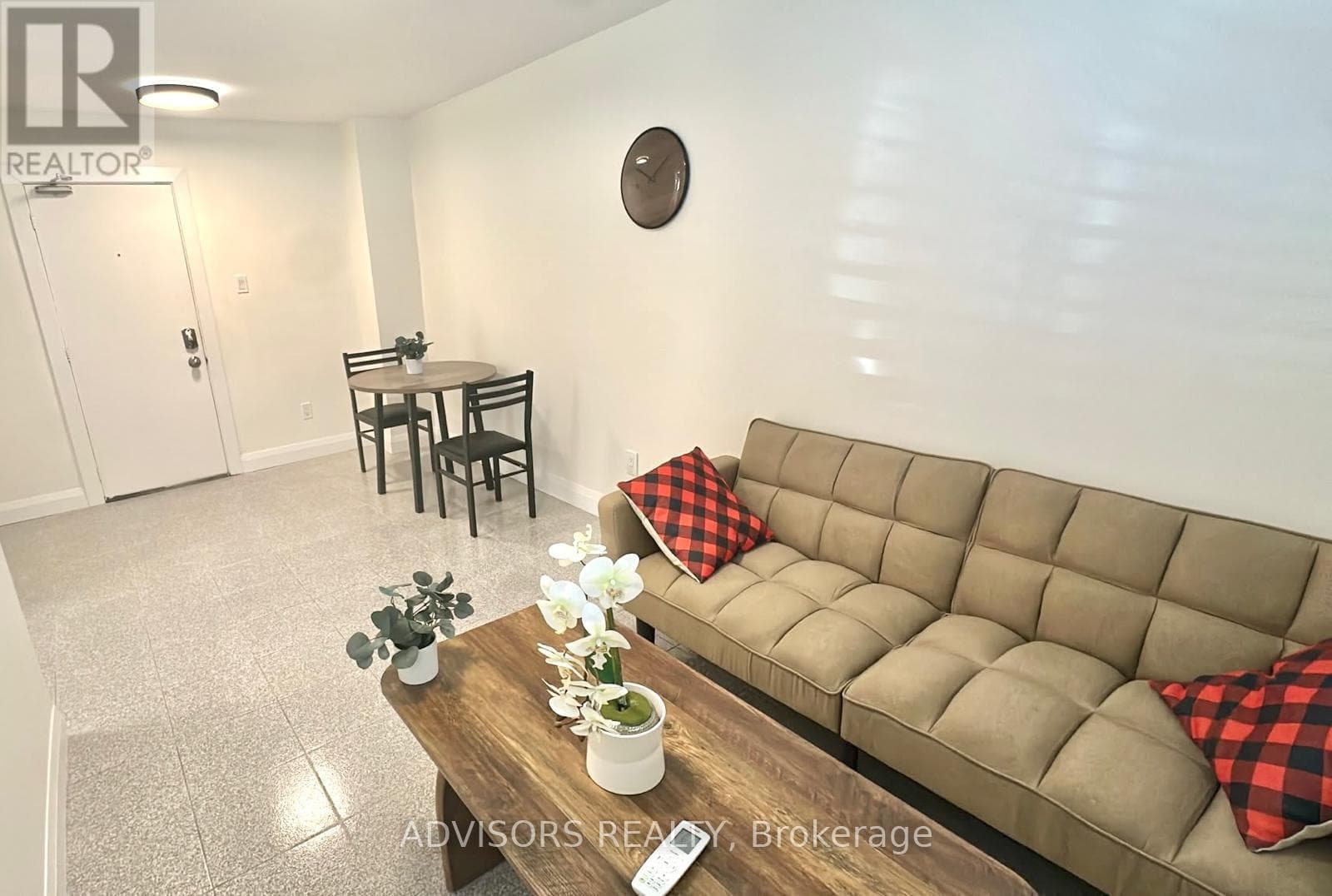 Single Family at 4- 3717 Lakeshore Boulevard, Toronto (Long Branch), Ontario - Photo 4 - RE/MAX Garden City Realty