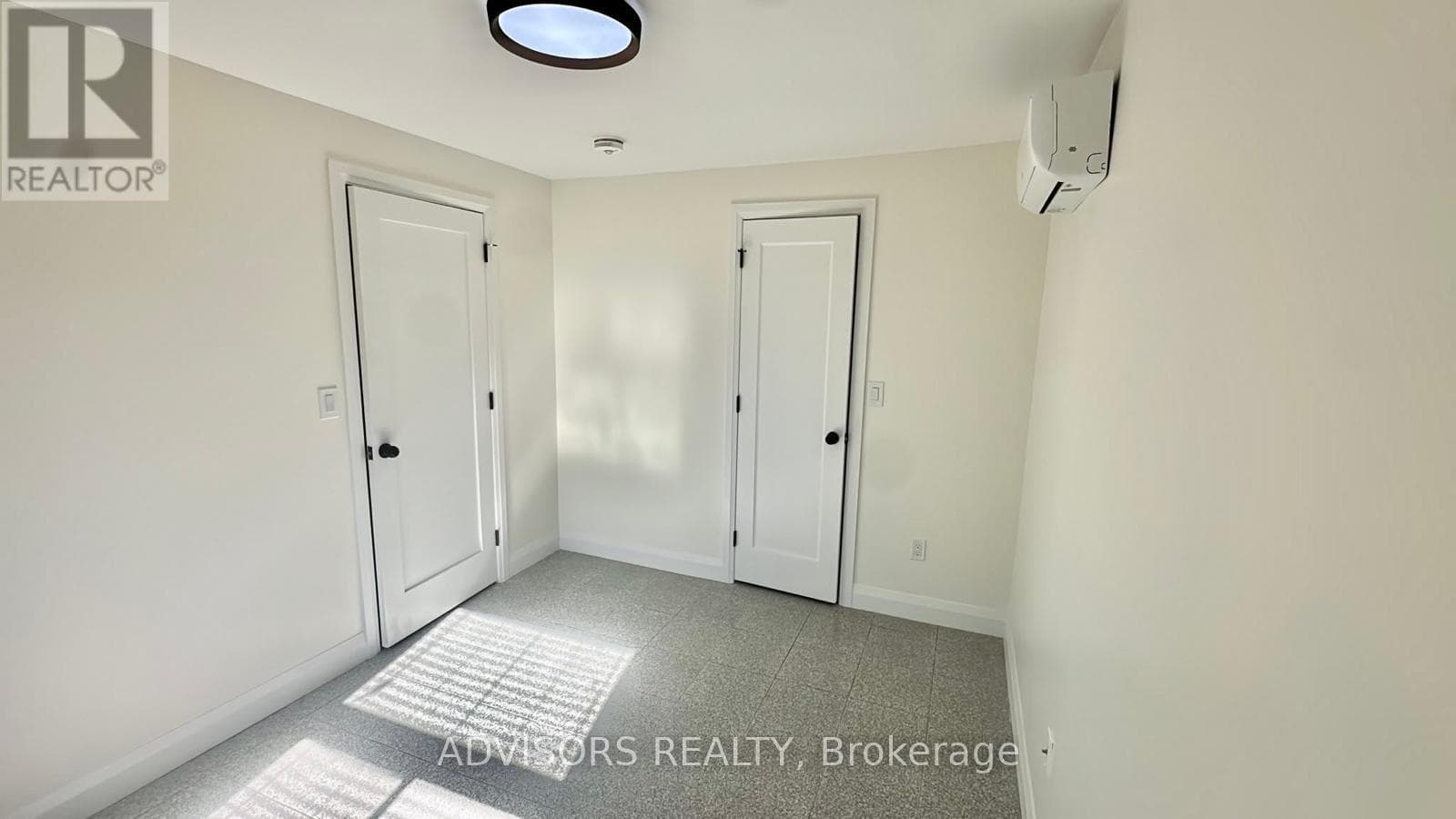 Single Family at 4- 3717 Lakeshore Boulevard, Toronto (Long Branch), Ontario - Photo 5 - RE/MAX Garden City Realty