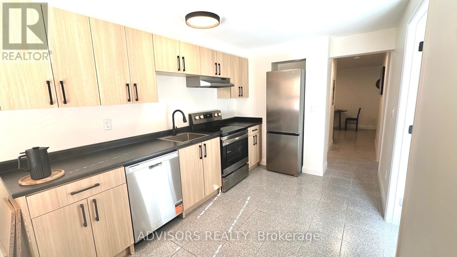Single Family at 4- 3717 Lakeshore Boulevard, Toronto (Long Branch), Ontario - Photo 6 - RE/MAX Garden City Realty