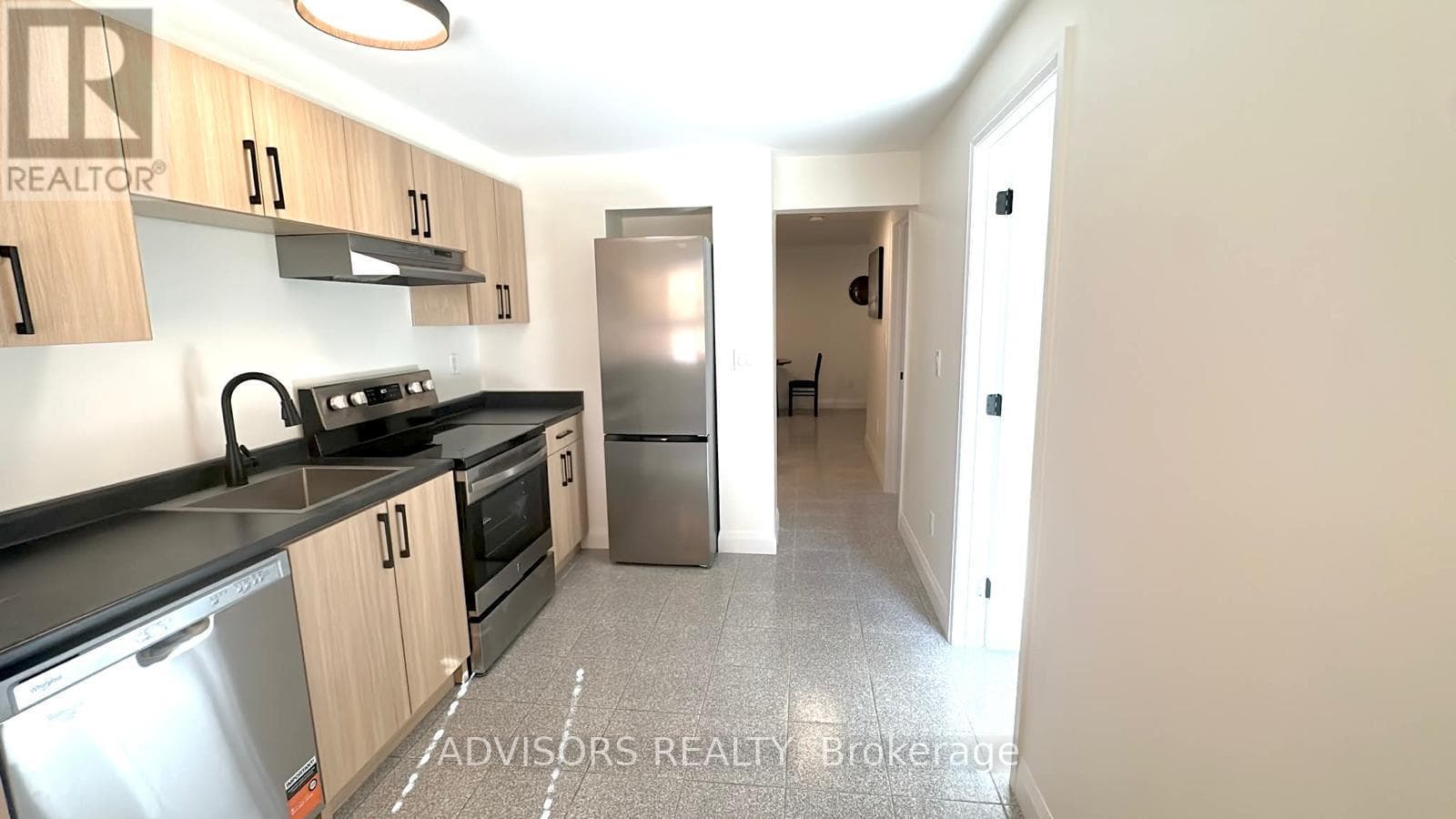 Single Family at 4- 3717 Lakeshore Boulevard, Toronto (Long Branch), Ontario - Photo 8 - RE/MAX Garden City Realty