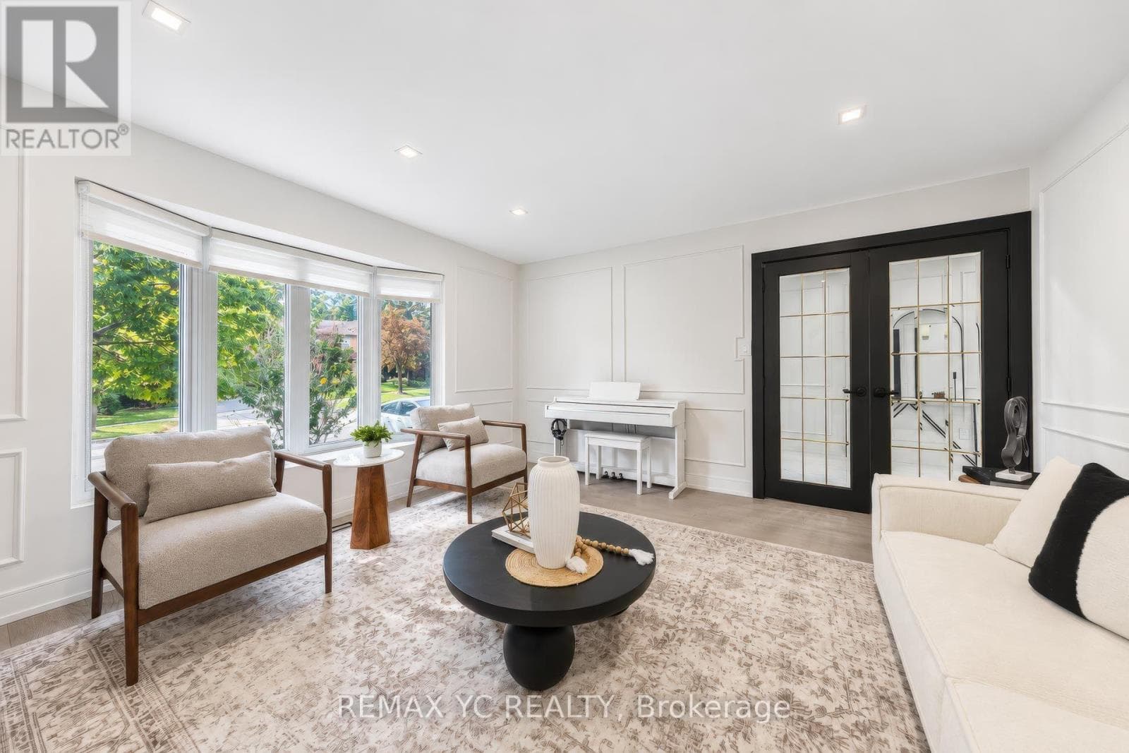 4 Simmons Crescent