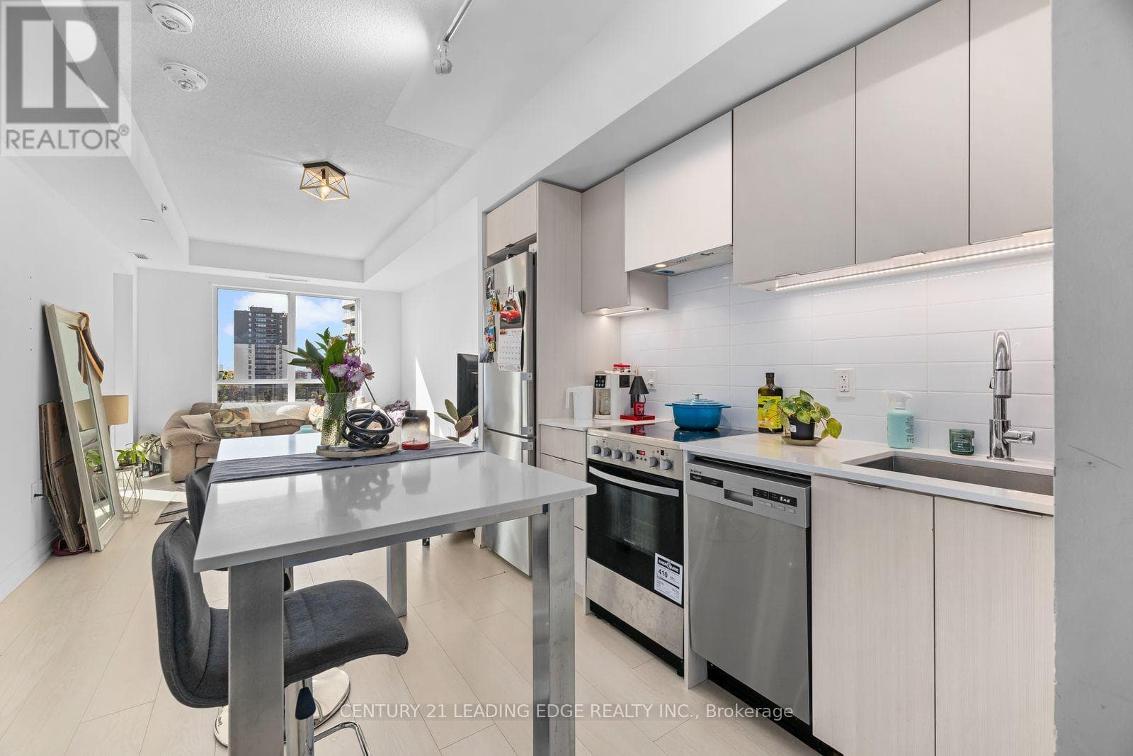 745- 26 Gibbs Road