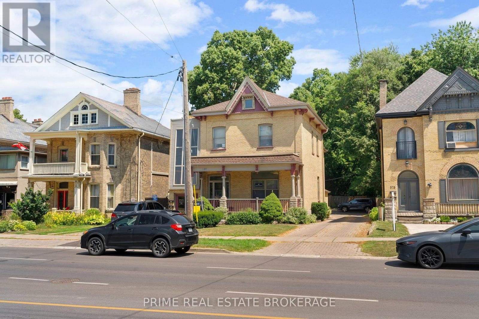 B02- 580 Waterloo Street