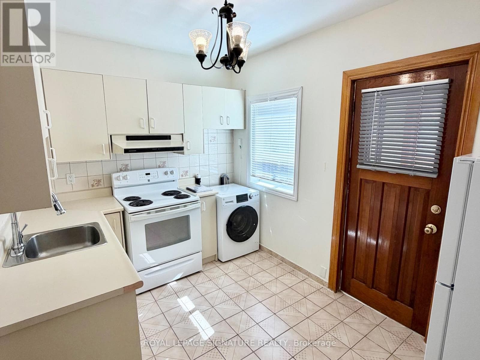 Single Family at 2nd Flr- 455 B Danforth Avenue, Toronto (North Riverdale), Ontario - Photo 3 - RE/MAX Garden City Realty