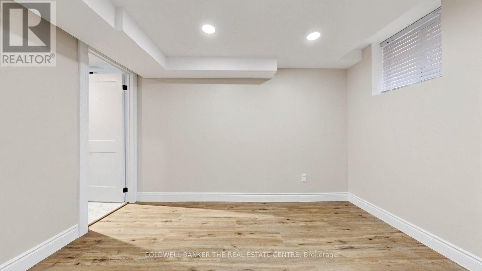 Single Family at 6 Mcquarrie Lane, Vaughan (Maple), Ontario - Photo 10 - RE/MAX Garden City Realty