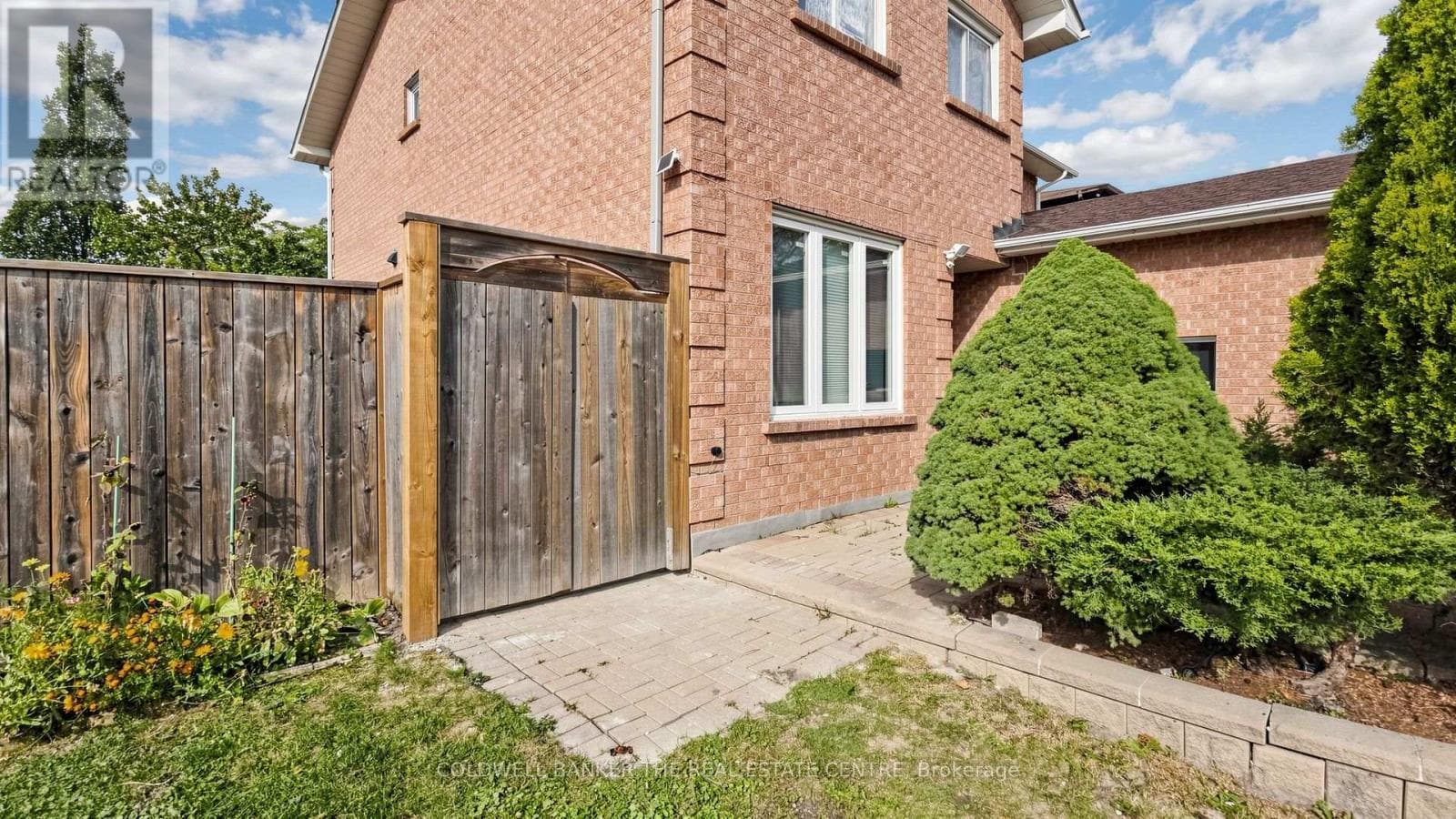 Single Family at 6 Mcquarrie Lane, Vaughan (Maple), Ontario - Photo 5 - RE/MAX Garden City Realty