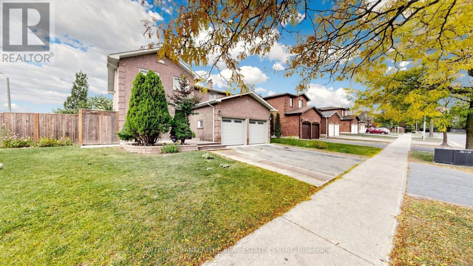 Single Family at 6 Mcquarrie Lane, Vaughan (Maple), Ontario - Photo 6 - RE/MAX Garden City Realty