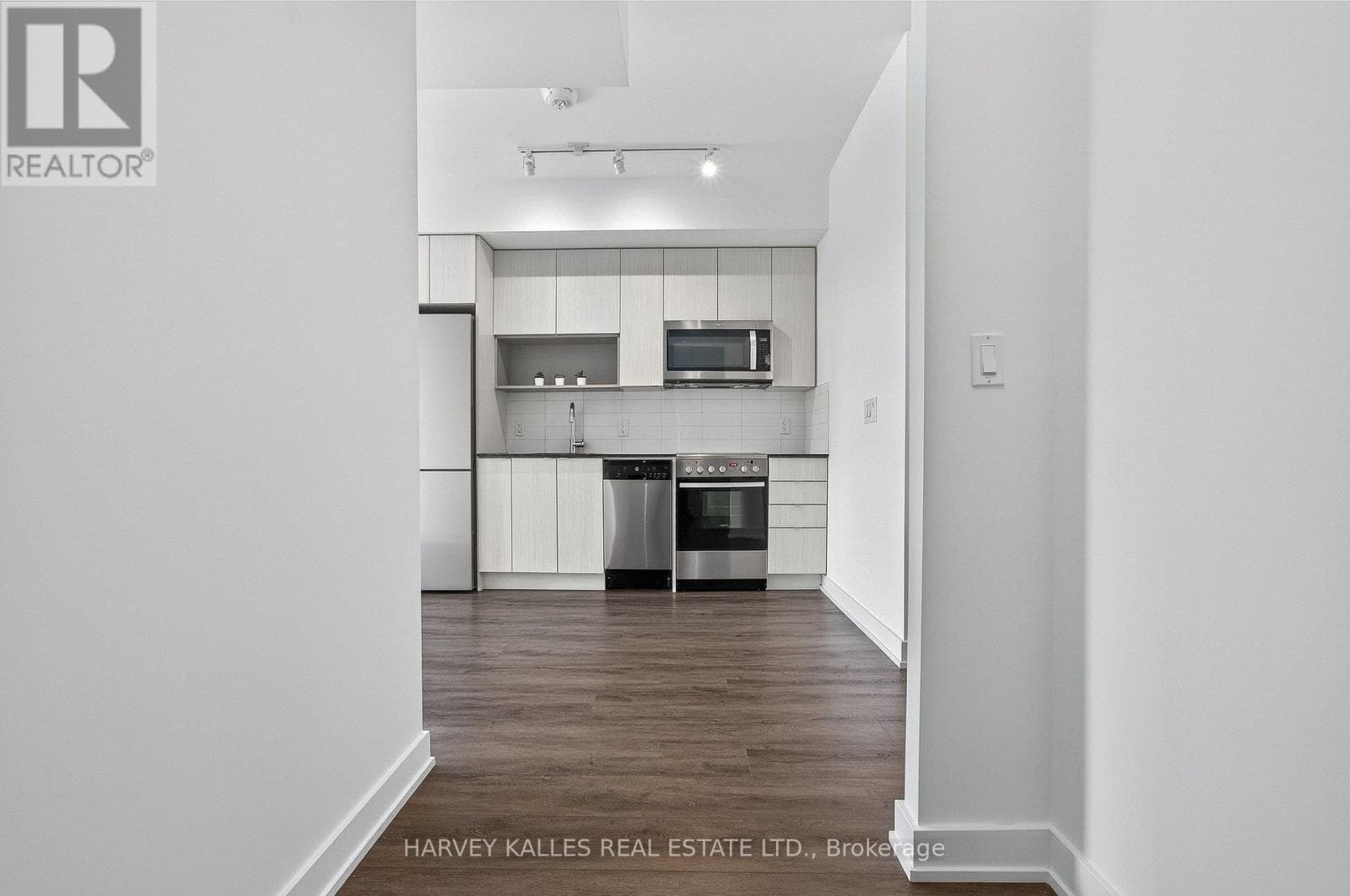 Single Family at 503- 630 Greenwood Avenue, Toronto (Blake-Jones), Ontario - Photo 8 - RE/MAX Garden City Realty