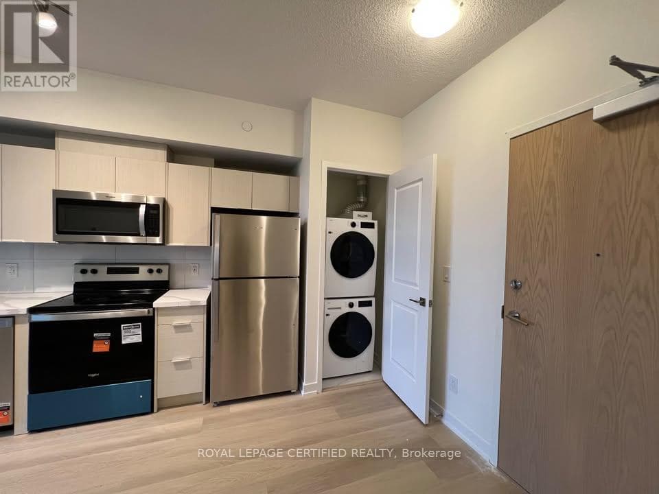 Single Family at 1018- 2825 Jane Street, Toronto (Glenfield-Jane Heights), Ontario - Photo 8 - RE/MAX Garden City Realty