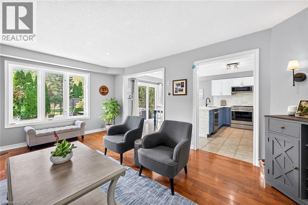 Single Family at 54 VINIFERA Drive, Grimsby, Ontario - Photo 4 - RE/MAX Garden City Realty