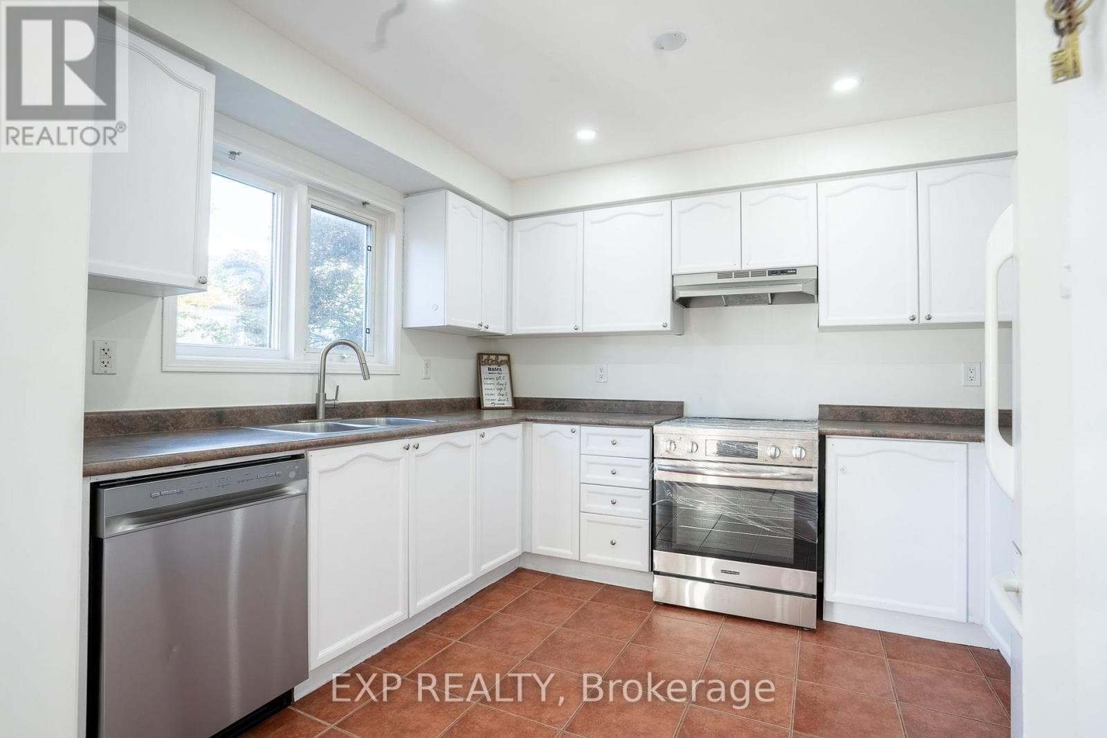 Single Family at 1892 Secretariat Place, Oshawa (Windfields), Ontario - Photo 6 - RE/MAX Garden City Realty