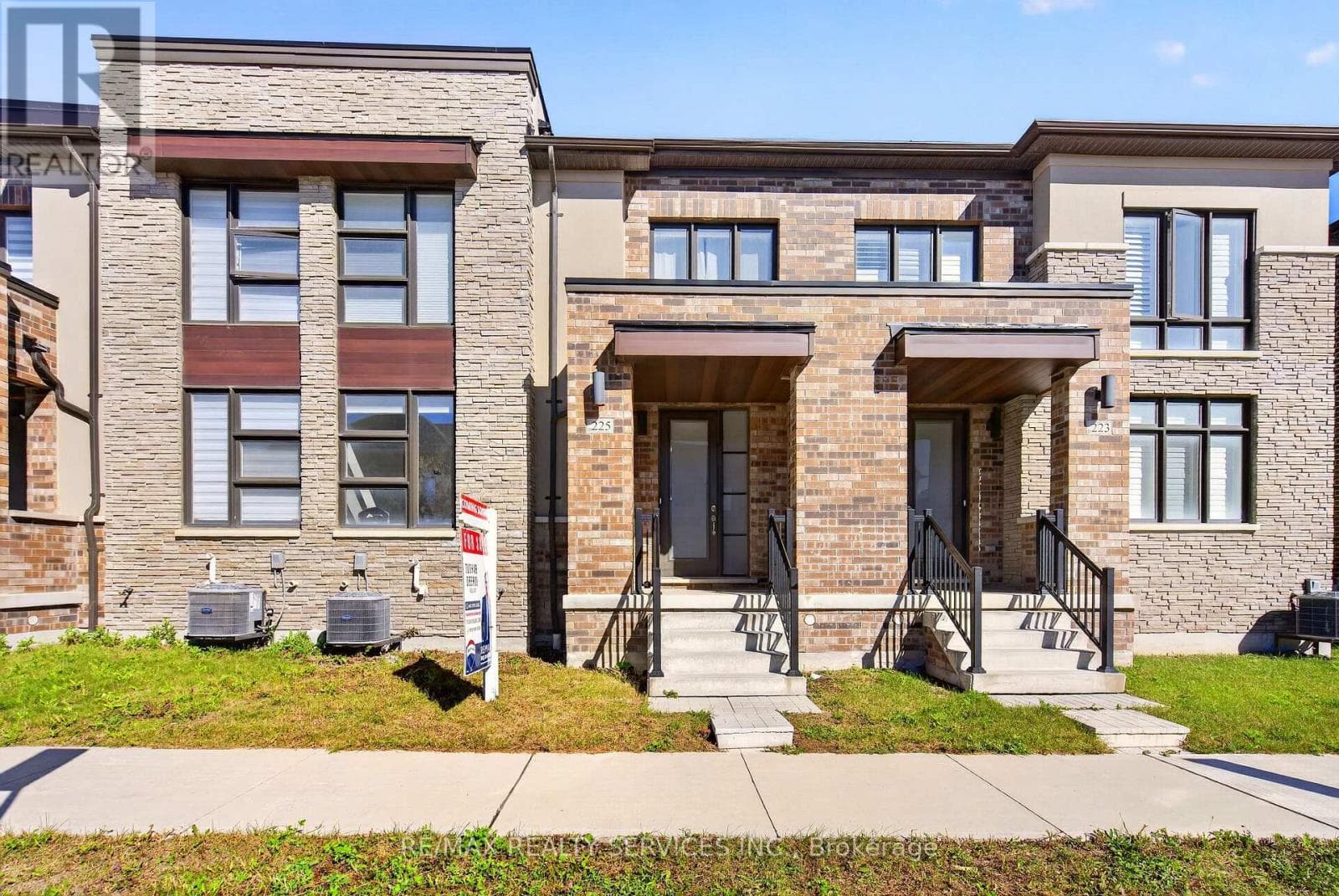 225 Coronation Road