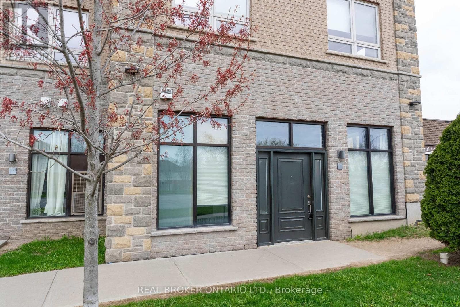 Unit 102- 904 Paisley Road