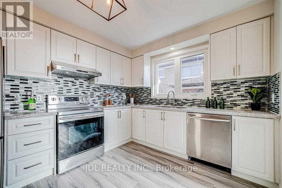 Single Family at 47 Greyhound Drive, Toronto (Bayview Woods-Steeles), Ontario - Photo 7 - RE/MAX Garden City Realty
