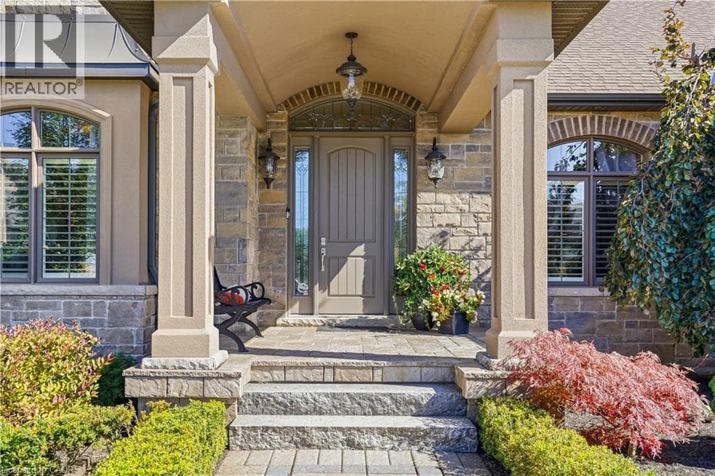 Single Family at 28 SANDALWOOD Crescent, Niagara-on-the-Lake, Ontario - Photo 7 - RE/MAX Garden City Realty