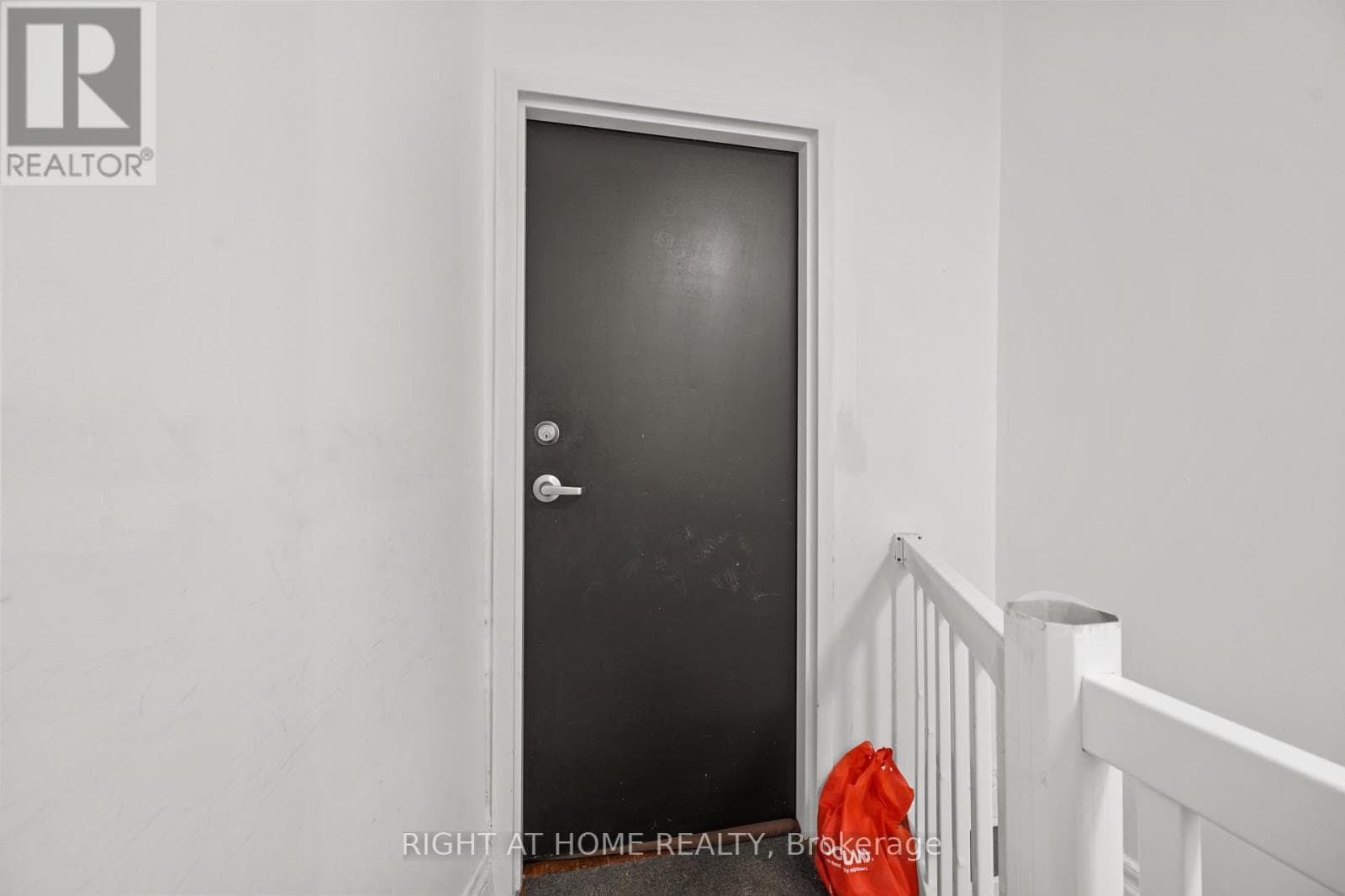 Single Family at 2- 2207 Queen Street, Toronto (The Beaches), Ontario - Photo 4 - RE/MAX Garden City Realty