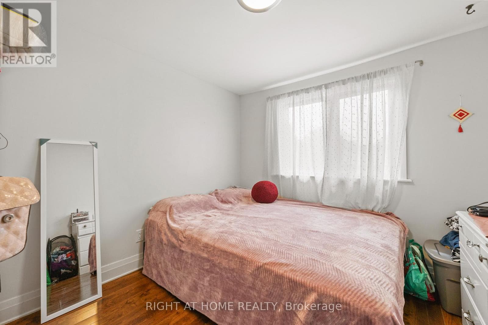 Single Family at 2- 2207 Queen Street, Toronto (The Beaches), Ontario - Photo 8 - RE/MAX Garden City Realty