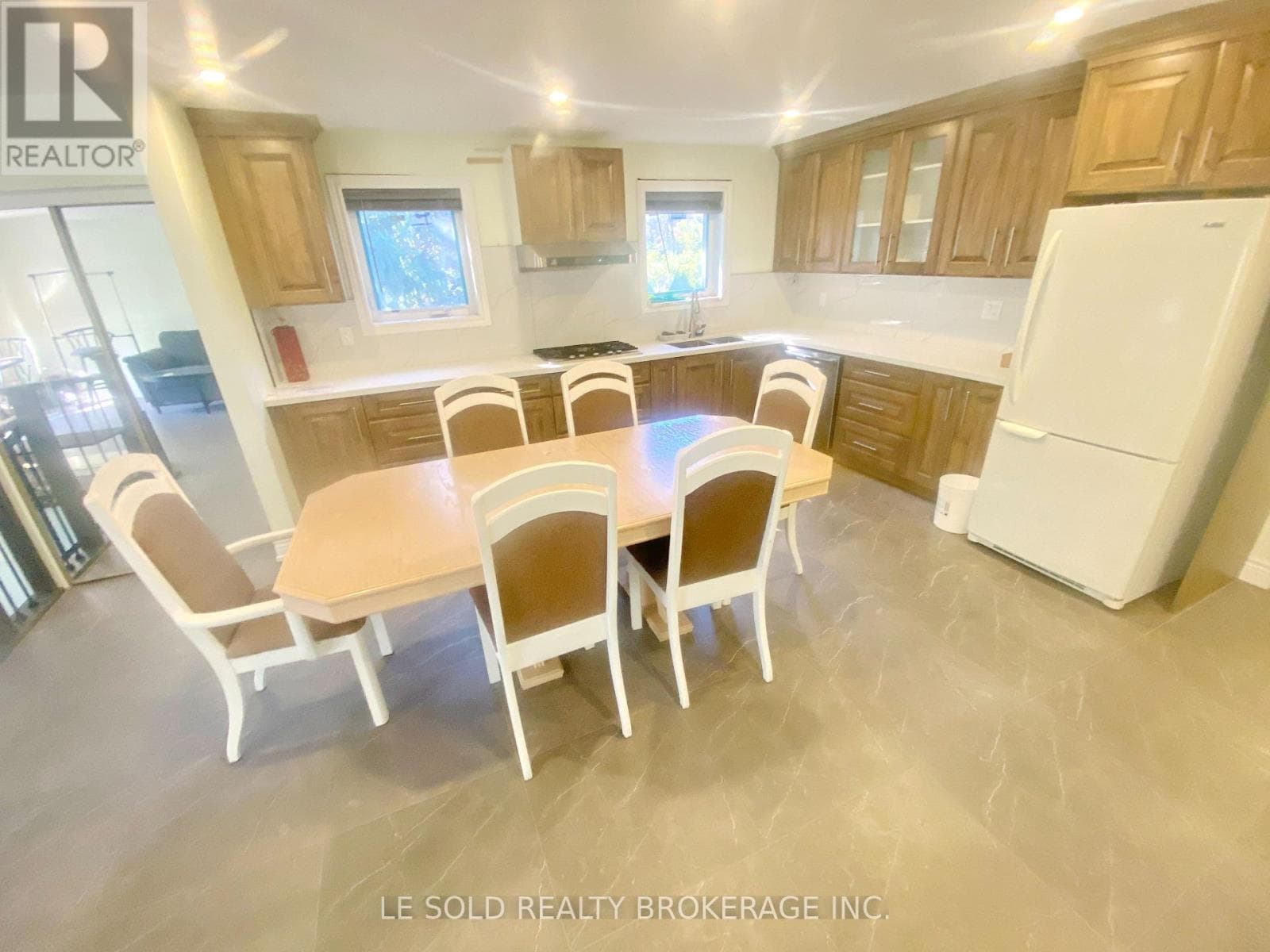 Single Family at Upper- 2 Chipwood Crescent, Toronto (Pleasant View), Ontario - Photo 6 - RE/MAX Garden City Realty