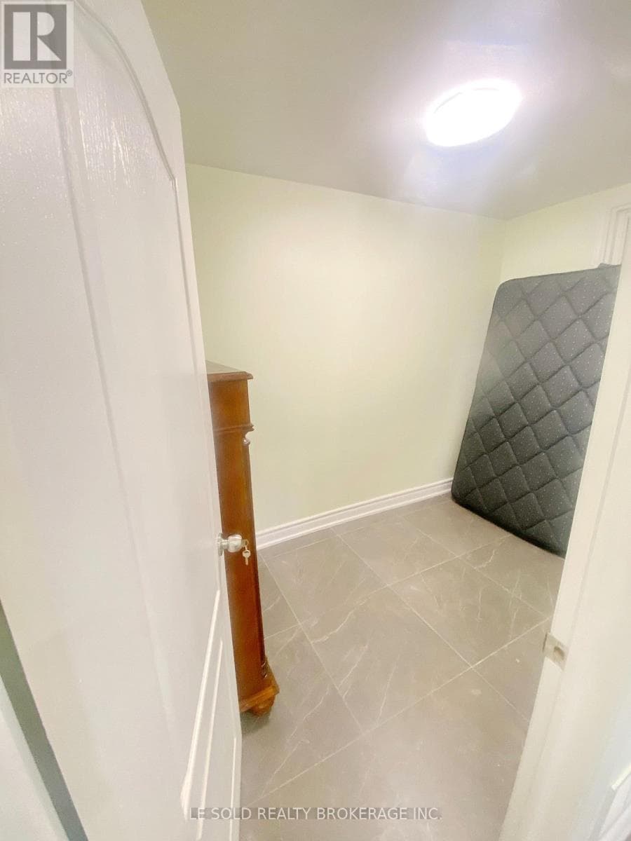 Single Family at Upper- 2 Chipwood Crescent, Toronto (Pleasant View), Ontario - Photo 9 - RE/MAX Garden City Realty