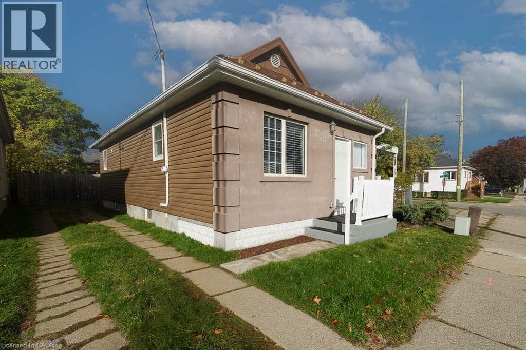 Single Family at 241 VINE Street, St. Catharines, Ontario - Photo 10 - RE/MAX Garden City Realty