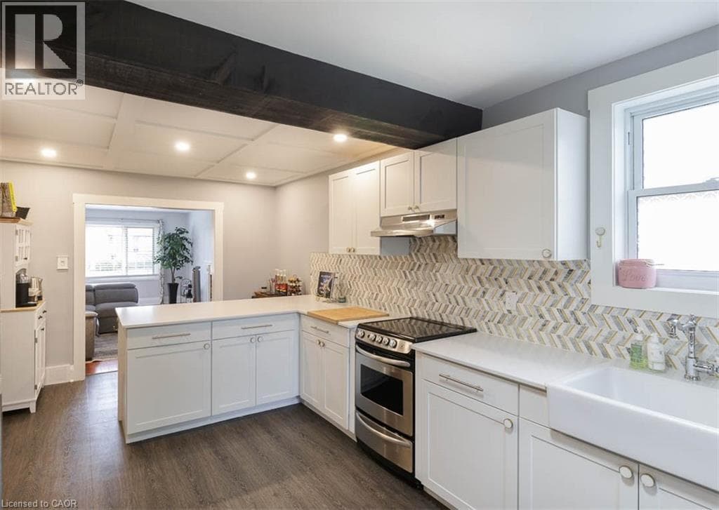 Single Family at 241 VINE Street, St. Catharines, Ontario - Photo 5 - RE/MAX Garden City Realty