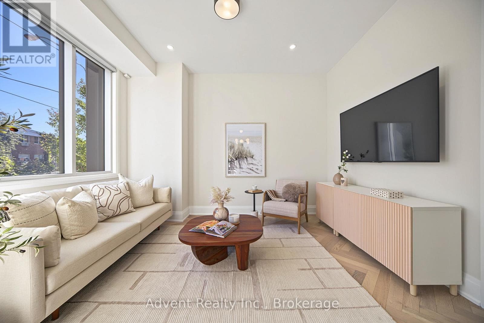 3- 18 Greenbriar Road