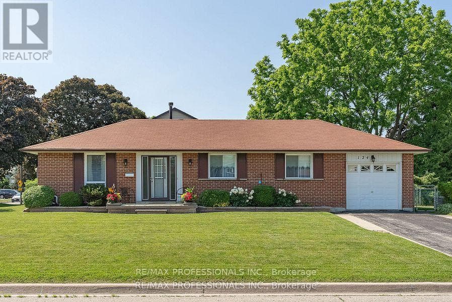 Single Family at Lower- 124 Panter Crescent, Ajax (South West), Ontario - Photo 2 - RE/MAX Garden City Realty