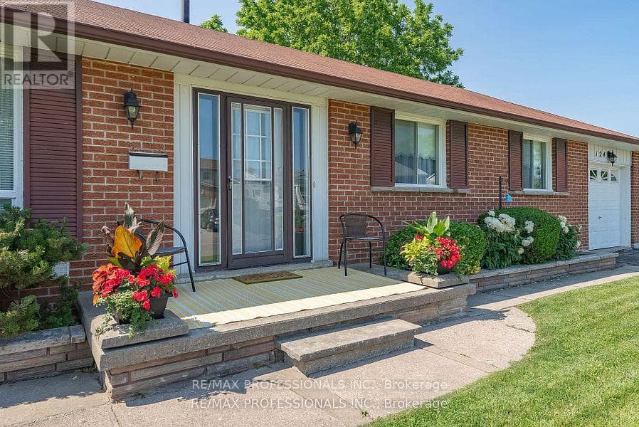 Single Family at Lower- 124 Panter Crescent, Ajax (South West), Ontario - Photo 3 - RE/MAX Garden City Realty