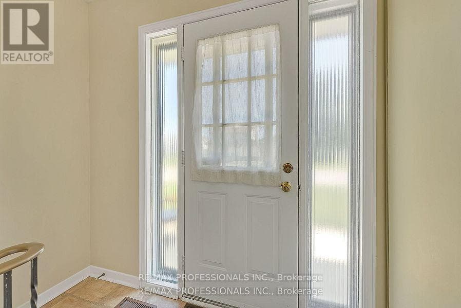 Single Family at Lower- 124 Panter Crescent, Ajax (South West), Ontario - Photo 4 - RE/MAX Garden City Realty