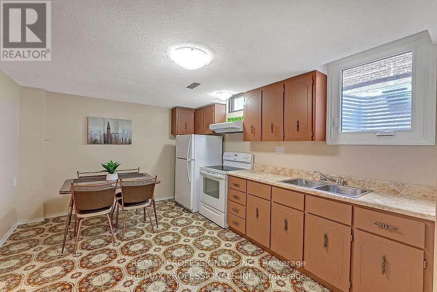 Single Family at Lower- 124 Panter Crescent, Ajax (South West), Ontario - Photo 6 - RE/MAX Garden City Realty