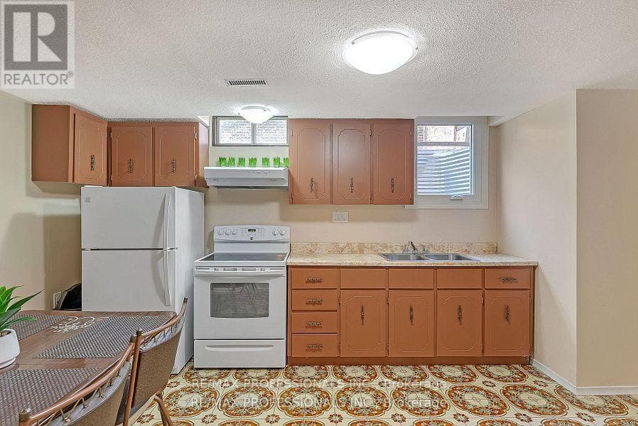 Single Family at Lower- 124 Panter Crescent, Ajax (South West), Ontario - Photo 7 - RE/MAX Garden City Realty