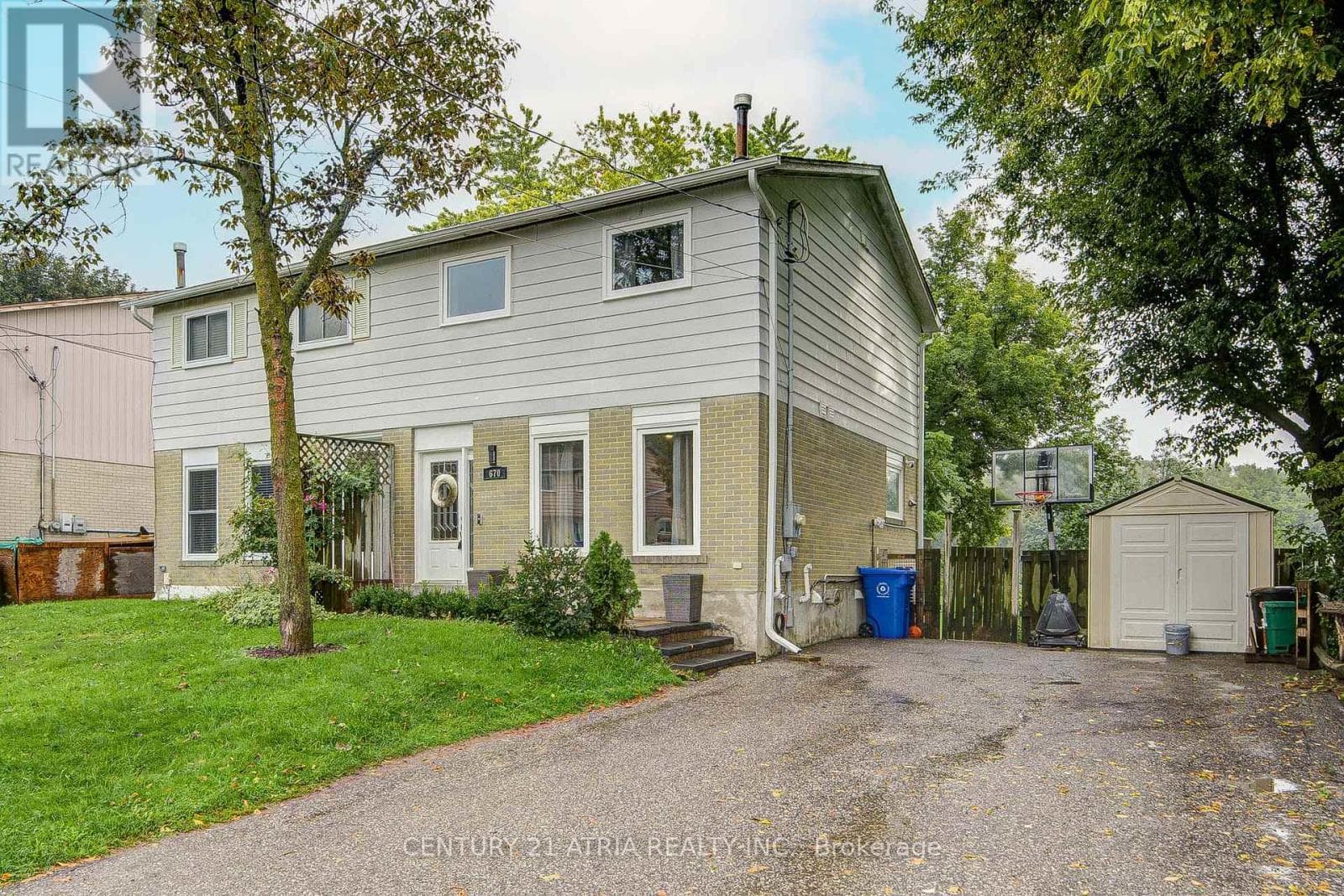 Single Family at 670 Elgin Street, Newmarket (Huron Heights-Leslie Valley), Ontario - Photo 2 - RE/MAX Garden City Realty