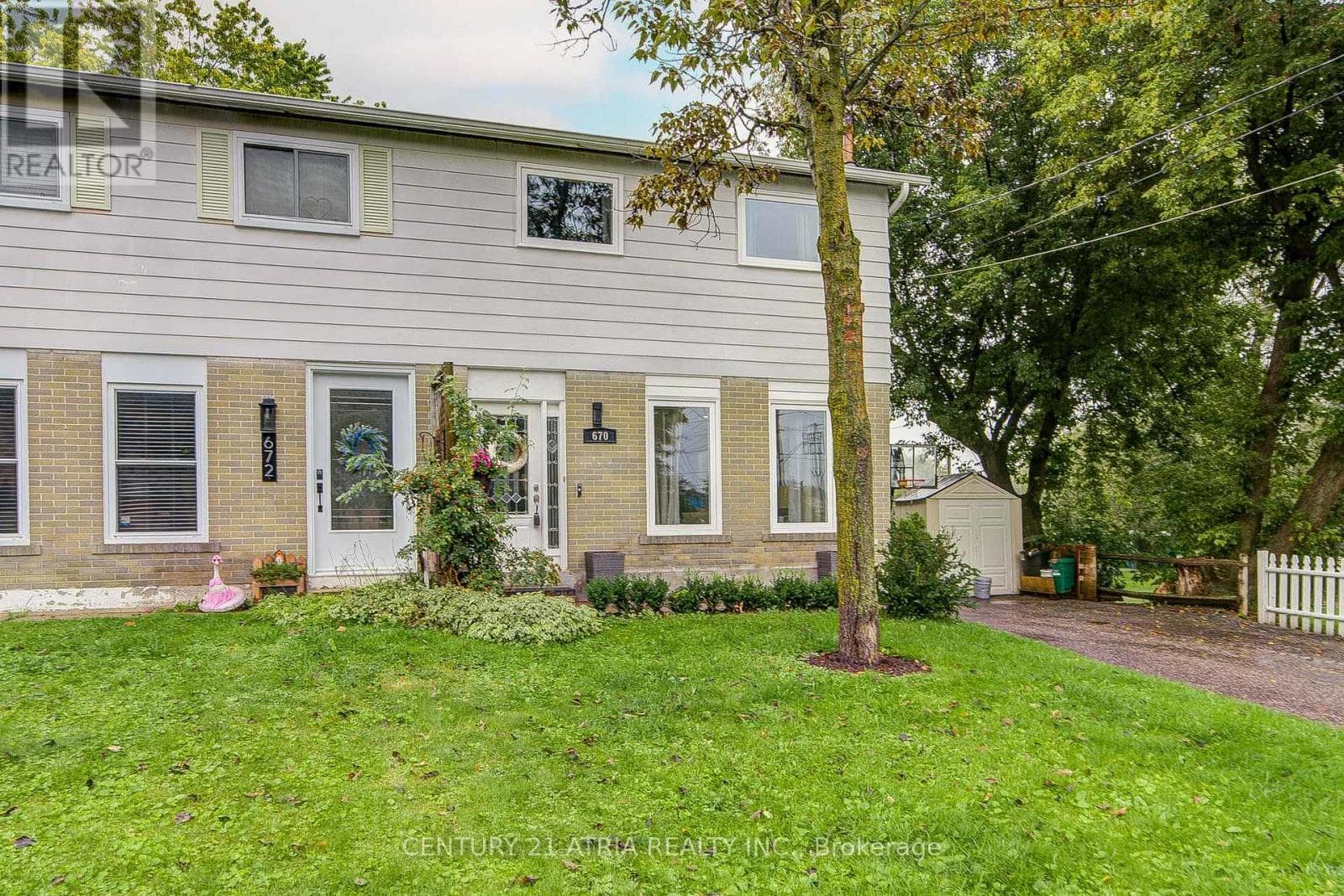 Single Family at 670 Elgin Street, Newmarket (Huron Heights-Leslie Valley), Ontario - Photo 5 - RE/MAX Garden City Realty