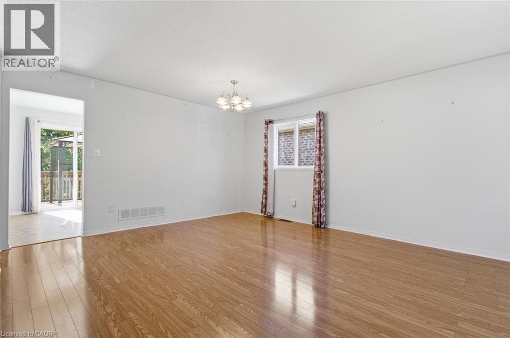 Single Family at 23 MADISON Court, Welland, Ontario - Photo 10 - RE/MAX Garden City Realty