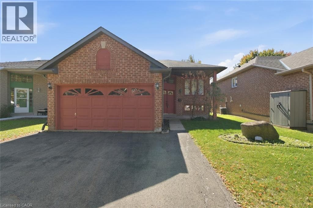 Single Family at 23 MADISON Court, Welland, Ontario - Photo 2 - RE/MAX Garden City Realty
