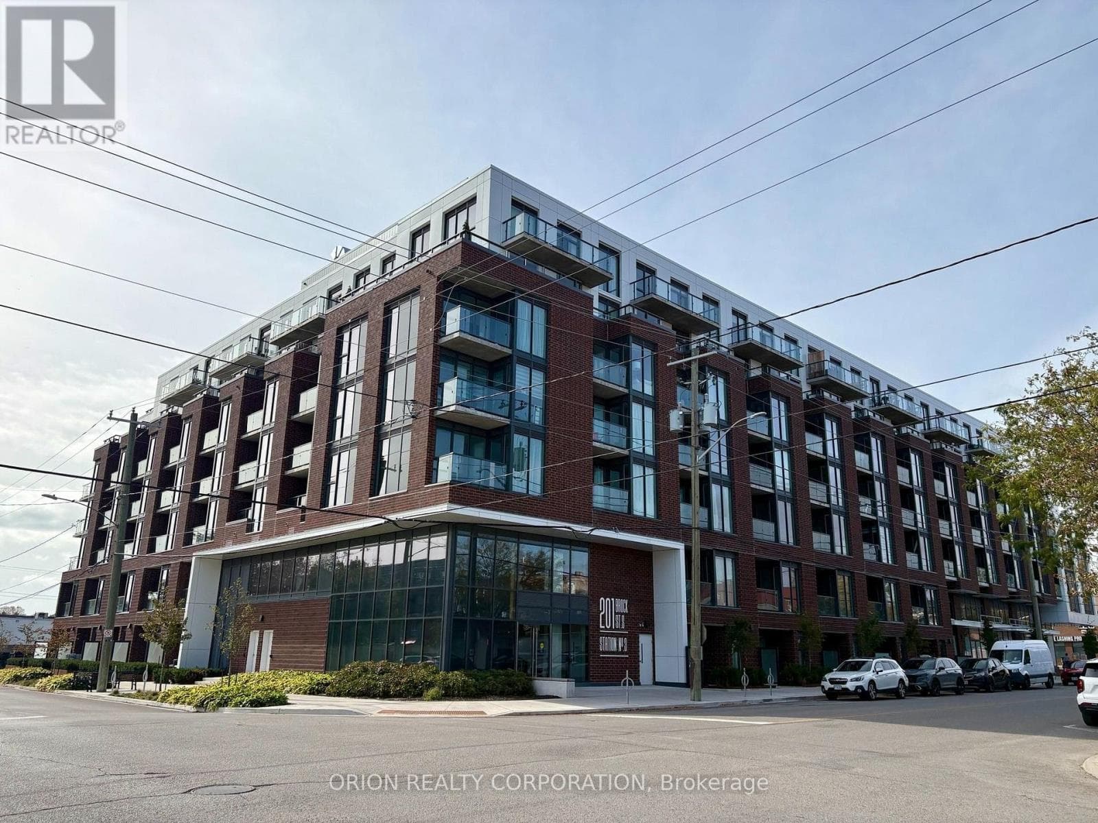 110- 201 Brock Street