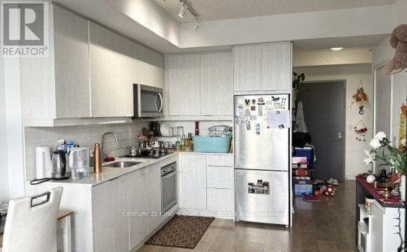 Single Family at 1004- 36 Forest Manor Road, Toronto (Henry Farm), Ontario - Photo 2 - RE/MAX Garden City Realty