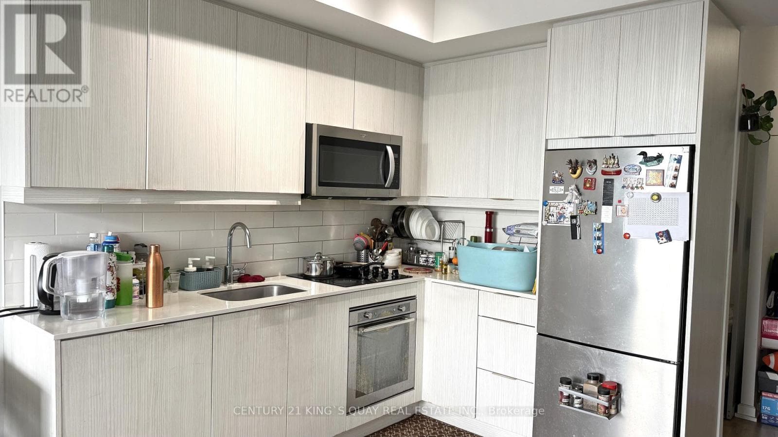 Single Family at 1004- 36 Forest Manor Road, Toronto (Henry Farm), Ontario - Photo 4 - RE/MAX Garden City Realty