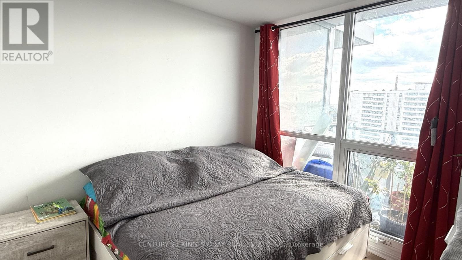 Single Family at 1004- 36 Forest Manor Road, Toronto (Henry Farm), Ontario - Photo 5 - RE/MAX Garden City Realty