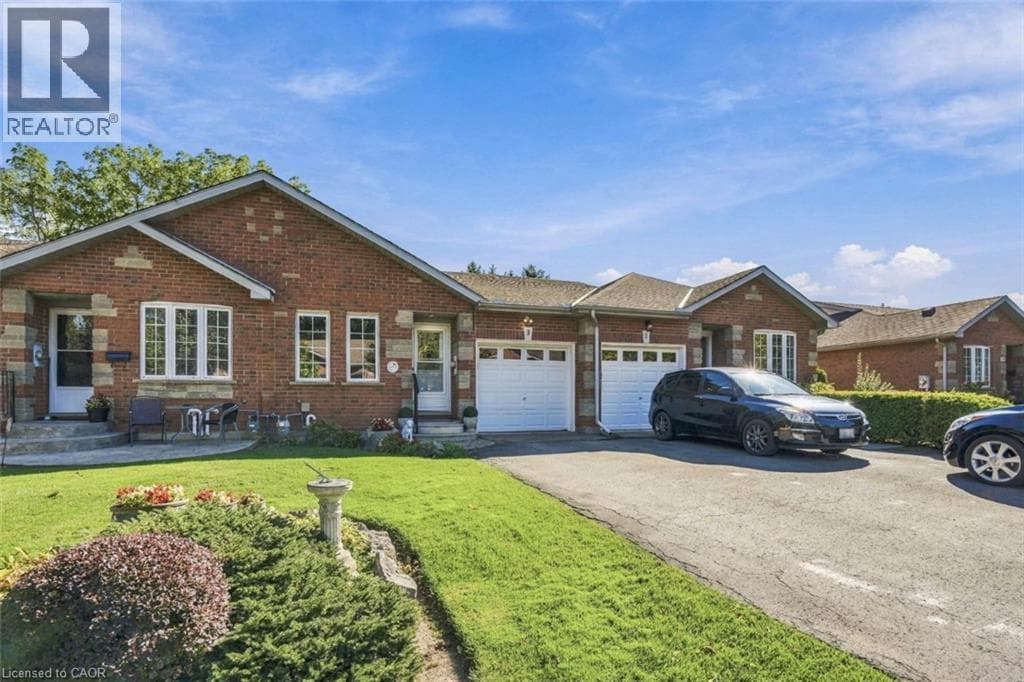 Single Family at 9 KINSMAN Court, Pelham, Ontario - Photo 3 - RE/MAX Garden City Realty