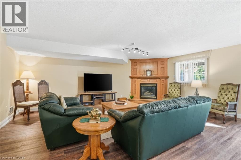 Single Family at 9 KINSMAN Court, Pelham, Ontario - Photo 6 - RE/MAX Garden City Realty