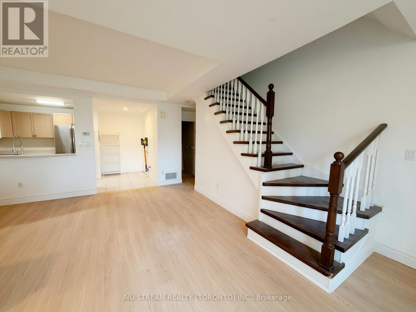 Single Family at A11- 108 Finch Avenue, Toronto (Newtonbrook West), Ontario - Photo 4 - RE/MAX Garden City Realty