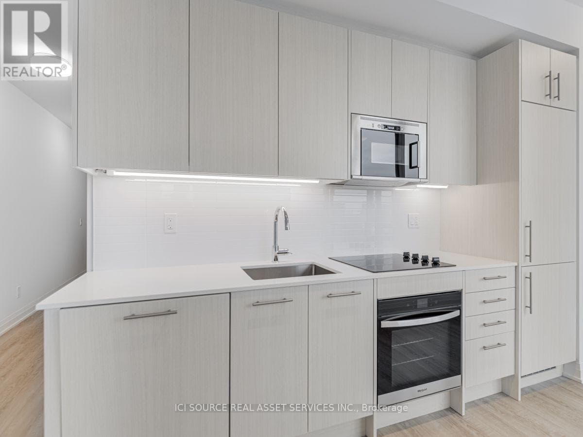 Single Family at 905- 286 Main Street, Toronto (East End-Danforth), Ontario - Photo 3 - RE/MAX Garden City Realty